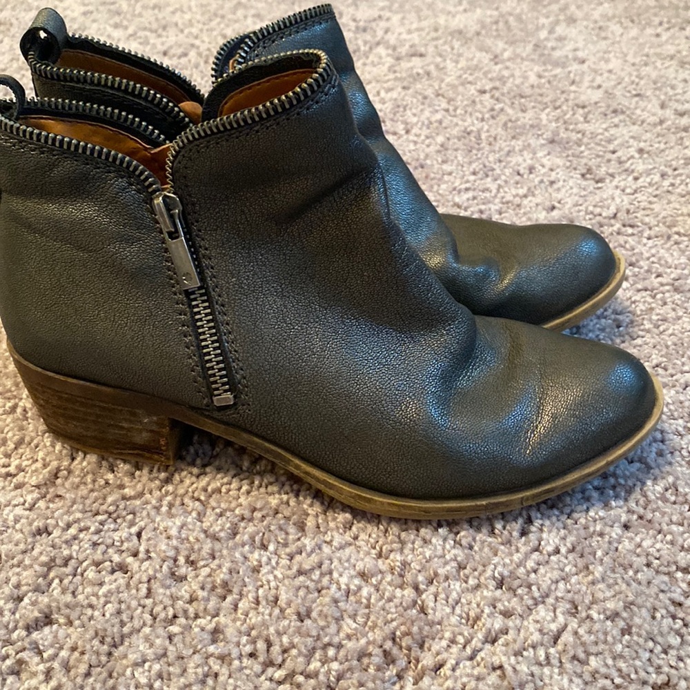 Lucky brand silver metallic leather zipper booties